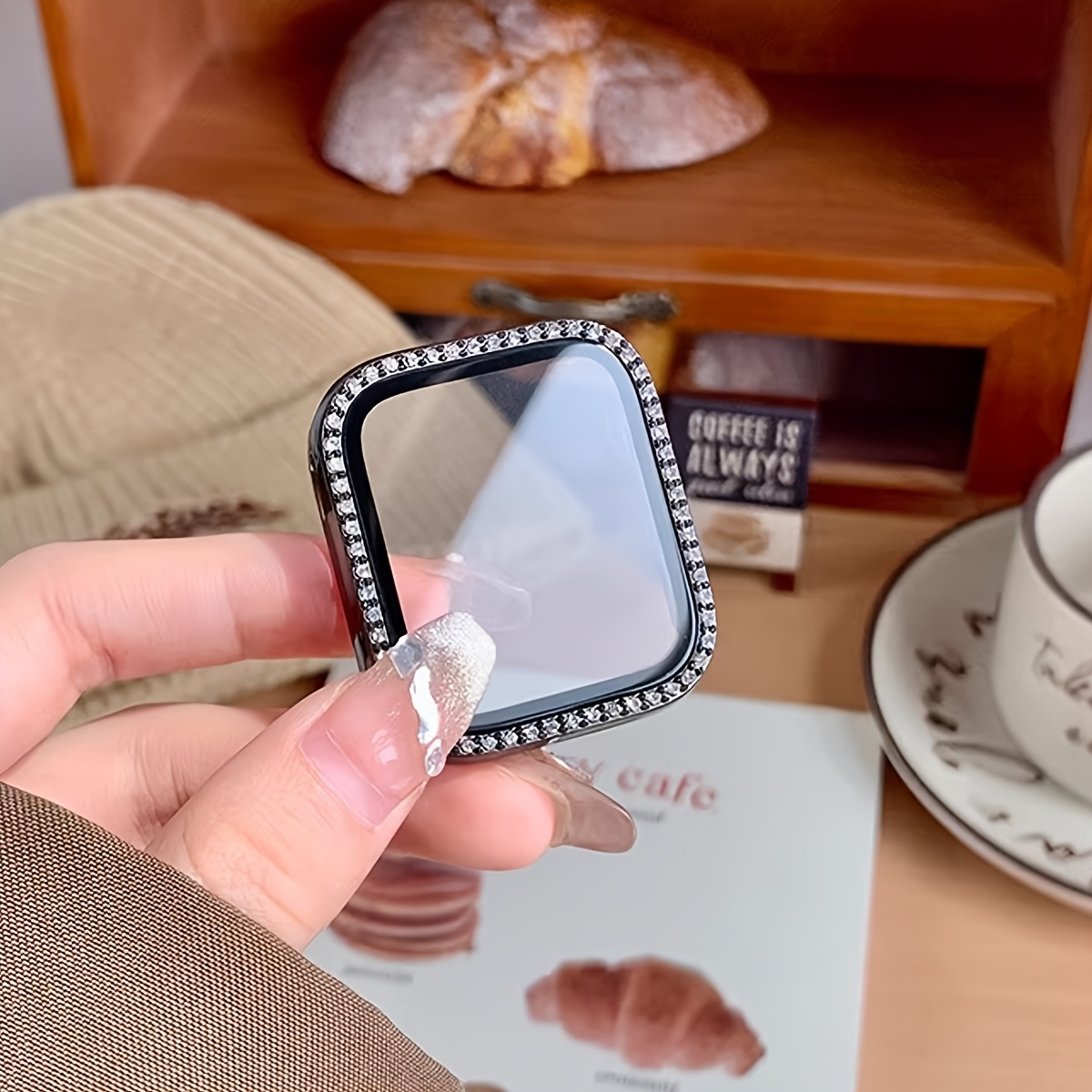 حافظة زجاجية + ماسية لسلسلة سا - مراجعة Apple Smartwatch Accessories وسعره