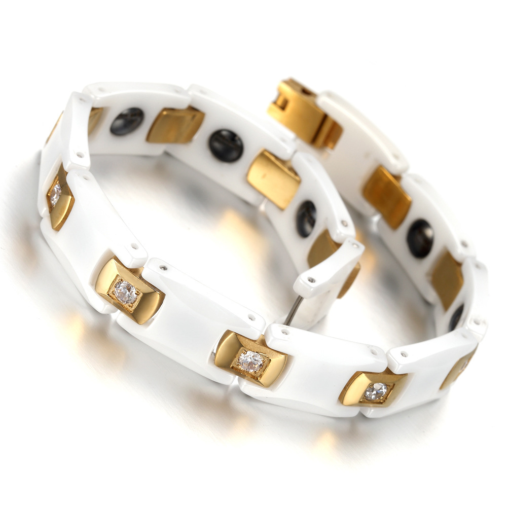أساور نسائية ذهبية اللون من في - مراجعة Ceramic Link Bracelet وسعره