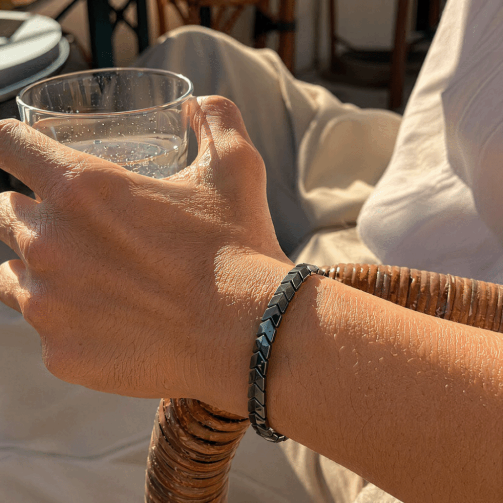 سوار أنيق من حجر الجالستون الأ - مراجعة Ceramic Link Bracelet وسعره