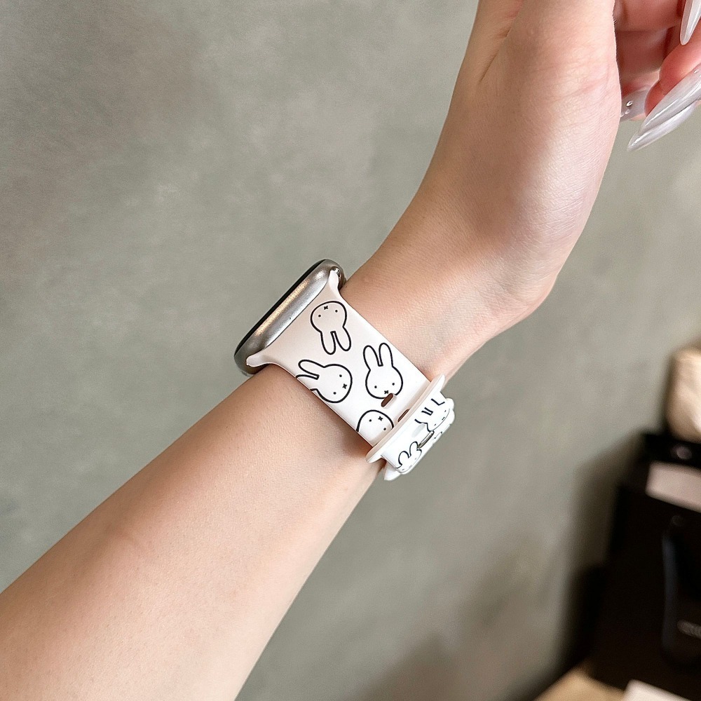 حزام ساعة كرتوني لطيف على شكل  - مراجعة Apple Smartwatch Accessories وسعره