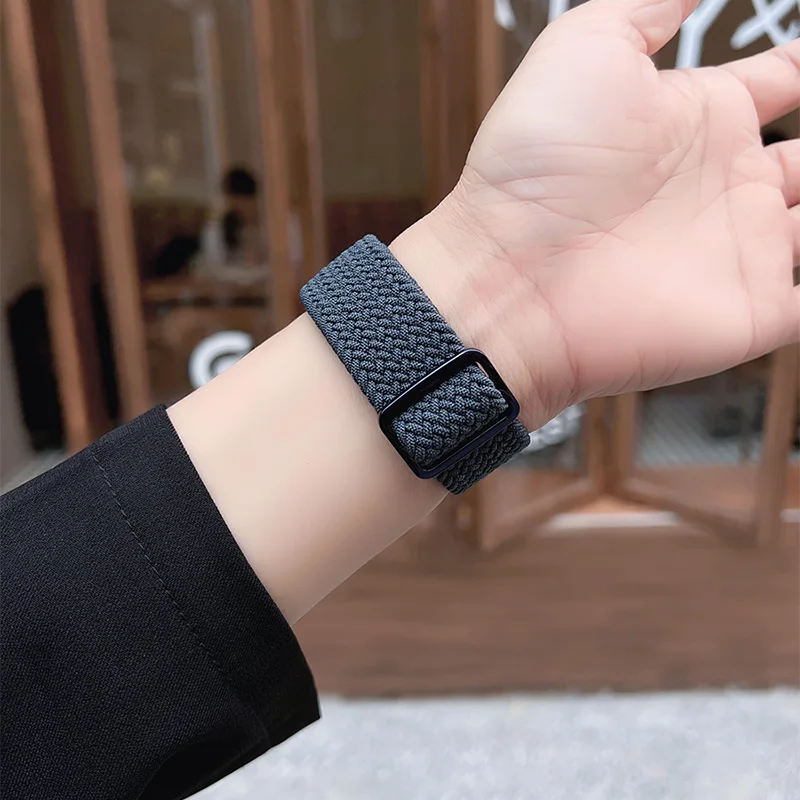 حزام مضفر لساعة أبل 45 مللي مت - مراجعة Solo Loop Strap وسعره