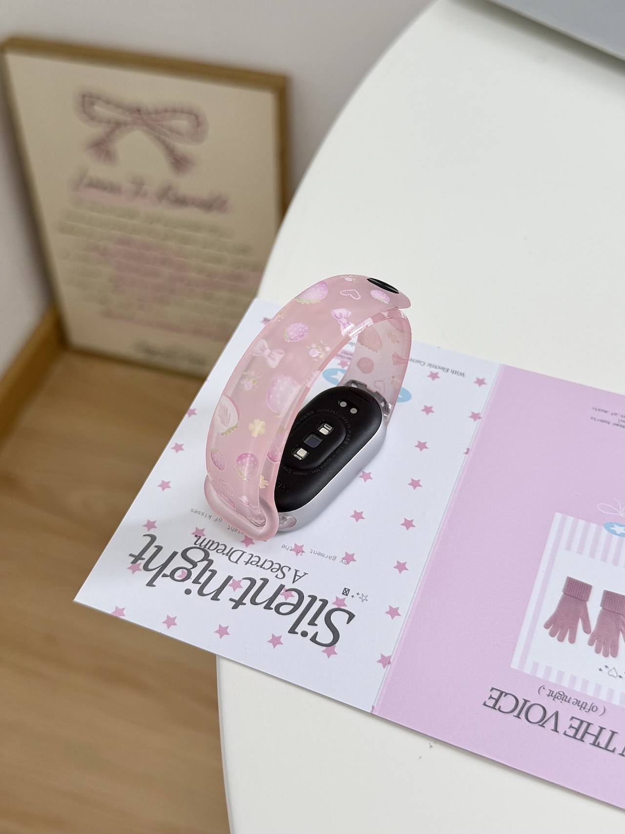 حزام TPU بطبعة فيونكة الفراولة - مراجعة Android Smartwatch Accessories وسعره